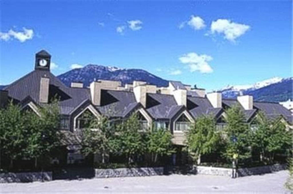 Powder'S Edge By Latour Hotels And Resorts Whistler Exterior photo